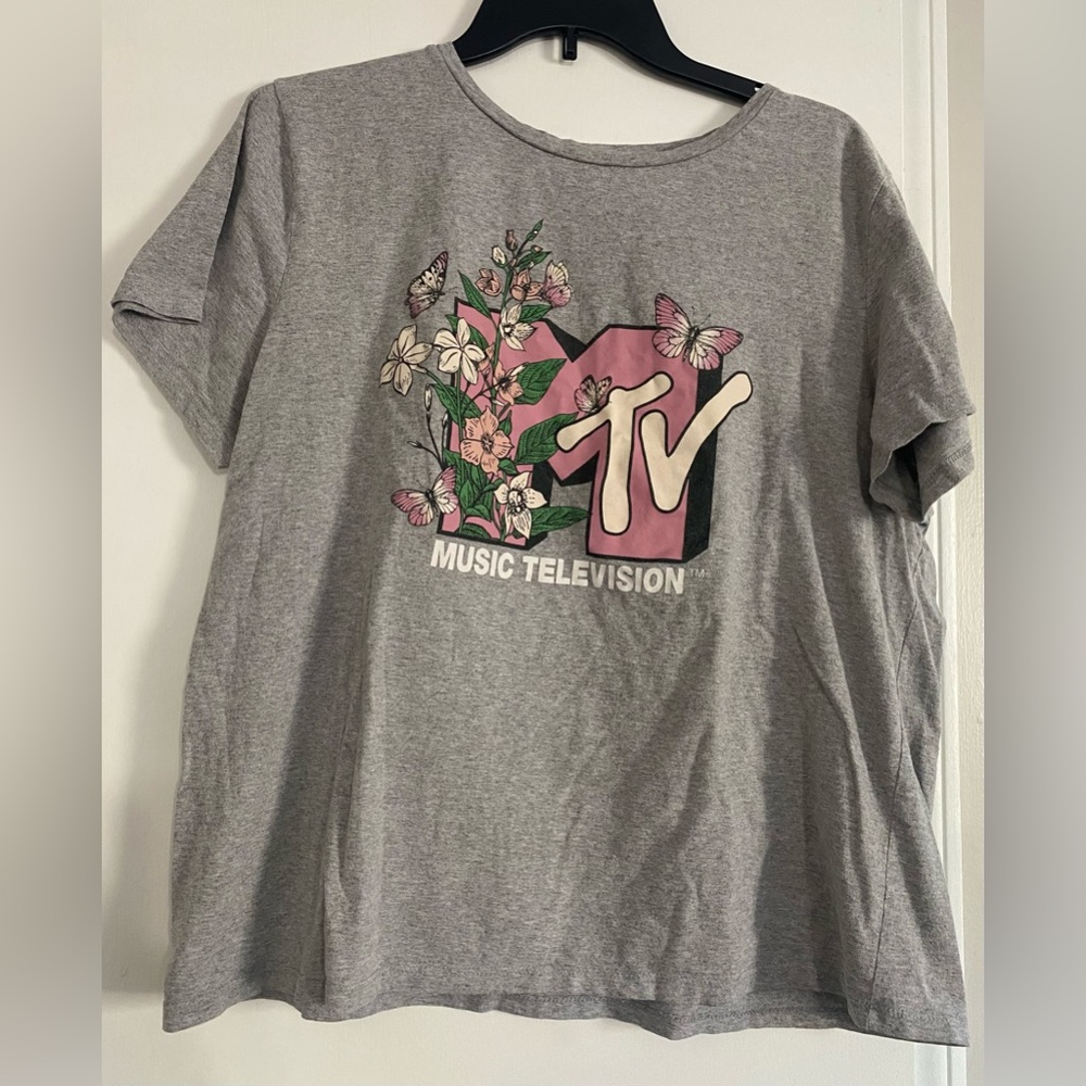 MTV butterfly tshirt
